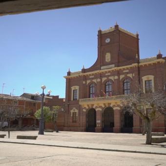 Vista del ayuntamiento de Becerril de Campos