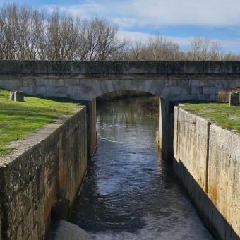 Esclusa de Capillas, segunda del Ramal de Campos