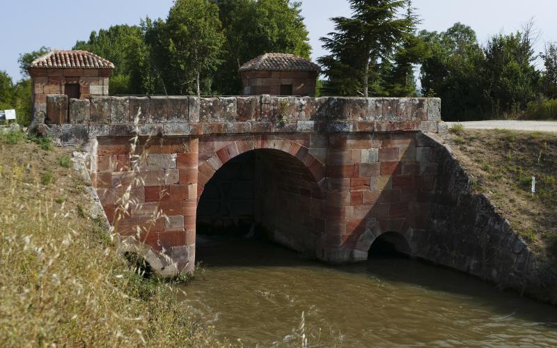 Retención del Canal de Castilla de Herrera de Pisuerga