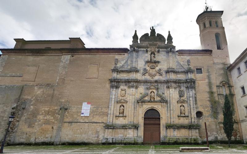 Fachada del Real Monasterio de San Zoilo