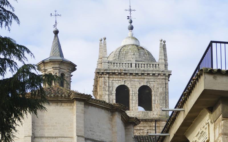 Torre y linterna de la Iglesia de Santa María de la Asunción